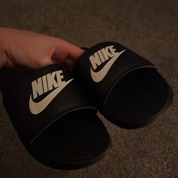 Womens Nike Slides - Picture 1 of 3